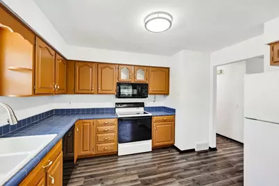 5102 Violet Lane, Madison, WI 53714 - Photo 5