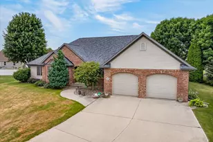 100 Stonehaven Cir, Beaver Dam, WI 53916 - Photo 3
