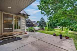 100 Stonehaven Cir, Beaver Dam, WI 53916 - Photo 27