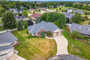 100 Stonehaven Cir, Beaver Dam, WI 53916 - Photo 5