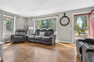 3918 Rockwell Dr, Madison, WI 53714 - Photo 7