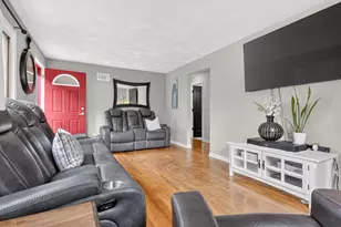3918 Rockwell Dr, Madison, WI 53714 - Photo 9