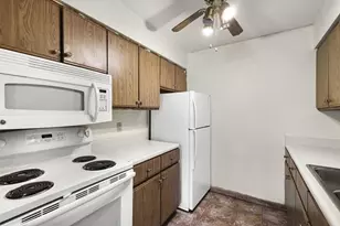 6717 Park Edge Dr, Madison, WI 53719 - Photo 17
