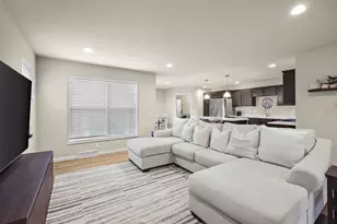 674 Hillcrest Dr, Waunakee, WI 53597 - Photo 9