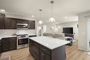 674 Hillcrest Dr, Waunakee, WI 53597 - Photo 13