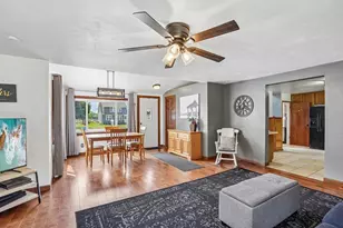 205 E 3rd St, Waunakee, WI 53597 - Photo 11