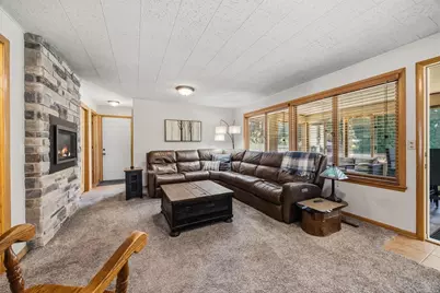 133 W Kohler Street, Sun Prairie, WI 53590 - Photo 9