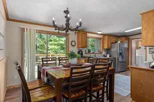 309 Oakbrook Dr, Wisconsin Dells, WI 53965 - Photo 9