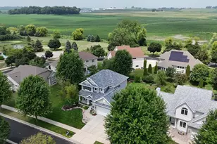 709 Pleasant Valley Pkwy, Waunakee, WI 53597 - Photo 5
