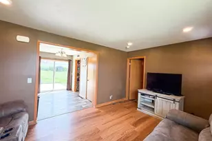 516 Marilyn Dr, Cobb, WI 53526 - Photo 5