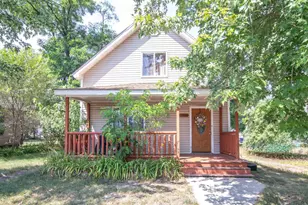 117 N Oak St, Adams, WI 53910 - Photo 1