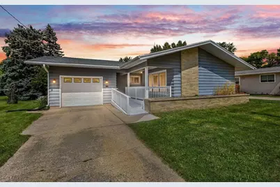 124 Wisconsin Street, Beaver Dam, WI 53916 - Photo 3