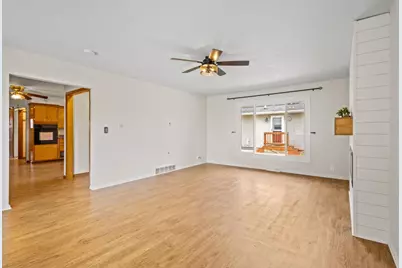 124 Wisconsin Street, Beaver Dam, WI 53916 - Photo 29