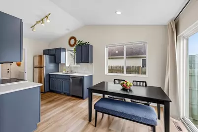 248 Tall Grass Trail, Sun Prairie, WI 53590 - Photo 7