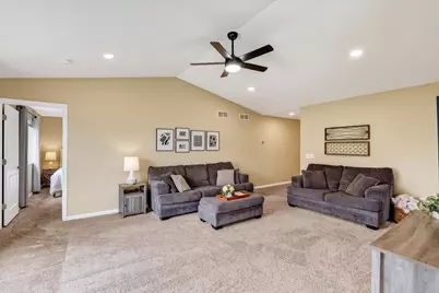 248 Tall Grass Trail, Sun Prairie, WI 53590 - Photo 5