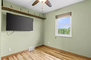 909 N Clover Ln, Cottage Grove, WI 53527 - Photo 17