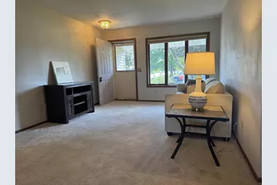 965 N Wuthering Hills Drive, Janesville, WI 53546 - Photo 5