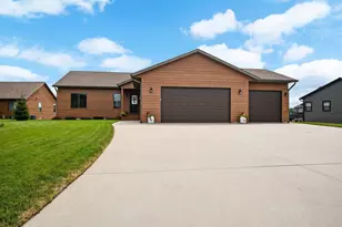 W5759 Brook Trout Ct, New Lisbon, WI 53950 - Photo 35