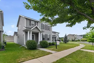 1133 O'Keeffe Ave, Sun Prairie, WI 53590 - Photo 3