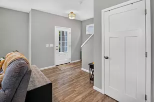1133 O'Keeffe Ave, Sun Prairie, WI 53590 - Photo 5