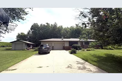 2451 S Country Lane, Beloit, WI 53511 - Photo 3