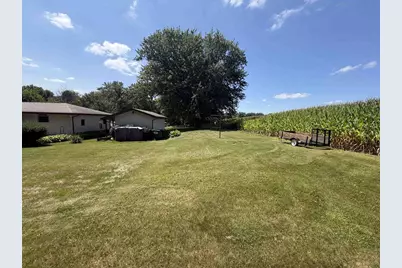 2451 S Country Lane, Beloit, WI 53511 - Photo 41
