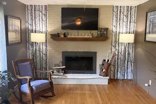2451 S Country Ln, Beloit, WI 53511 - Photo 7