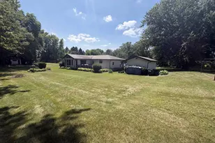 2451 S Country Ln, Beloit, WI 53511 - Photo 37