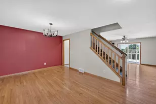 914 Eagle Crest Dr, Madison, WI 53704 - Photo 5