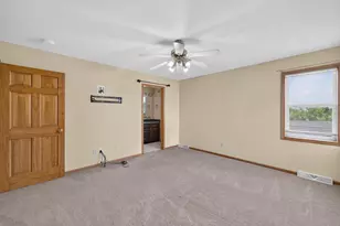 914 Eagle Crest Dr, Madison, WI 53704 - Photo 21