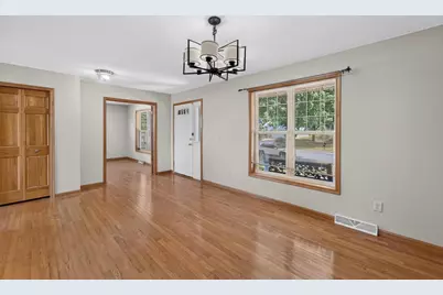 914 Eagle Crest Drive, Madison, WI 53704 - Photo 3