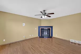 914 Eagle Crest Dr, Madison, WI 53704 - Photo 15