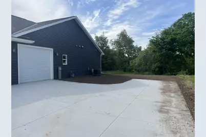 190 Deerrun Drive, Fall River, WI 53932 - Photo 7