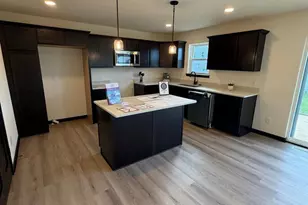 5805 Bridle Way, Madison, WI 53718 - Photo 11