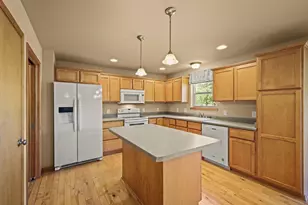 7 Half Moon Ct, Madison, WI 53718 - Photo 11