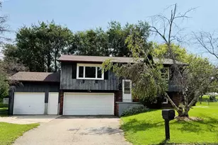 2210 Ridgeway Rd, Monroe, WI 53566 - Photo 3
