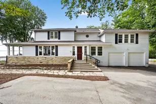 405 Woodward Dr, Madison, WI 53704 - Photo 3