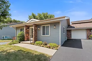 424 S Lexington Pkwy, DeForest, WI 53532 - Photo 1