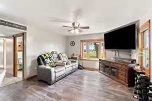 882 Taylor Ln, Stoughton, WI 53589 - Photo 9