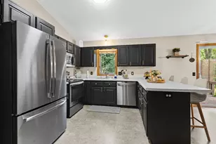 5 Waywood Cir, Madison, WI 53704 - Photo 9