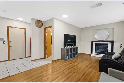 5 Waywood Circle, Madison, WI 53704 - Photo 9