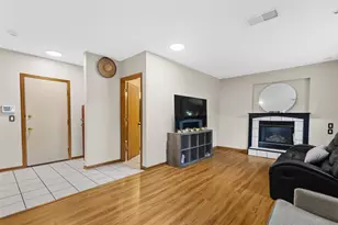 5 Waywood Cir, Madison, WI 53704 - Photo 9