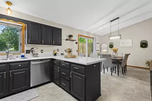 5 Waywood Cir, Madison, WI 53704 - Photo 5