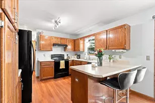 7202 E Valley Ridge Dr, Madison, WI 53719 - Photo 17