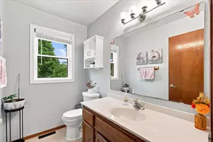 7202 E Valley Ridge Dr, Madison, WI 53719 - Photo 35