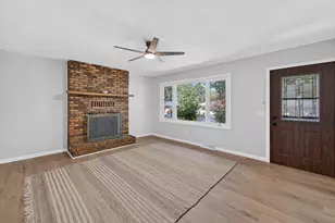 1121 Debra Ln, Madison, WI 53704 - Photo 5