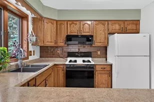 80 Johnson Ave, Oshkosh, WI 54902 - Photo 17