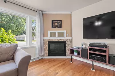 4210 Sunnyside Crescent, Madison, WI 53704 - Photo 7
