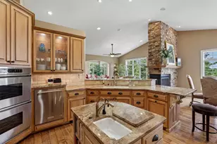 1616 Bellewood Dr, Waunakee, WI 53597 - Photo 15