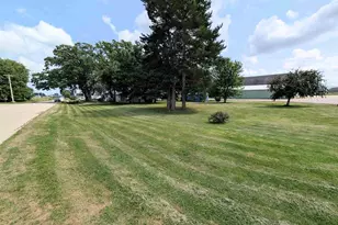 304 E Winnebago St, Friesland, WI 53595 - Photo 33